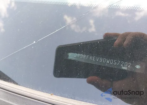 2013 Toyota Rav4 Xle z USA, uszkodzony, nr VIN 2T3RFREV9DW057202